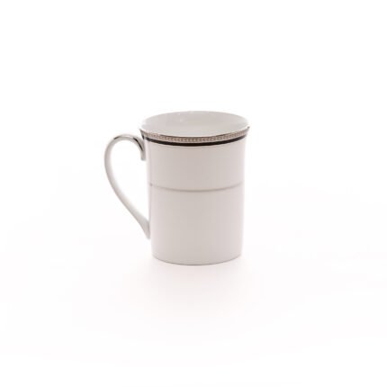 فنجان ابيض مخطط